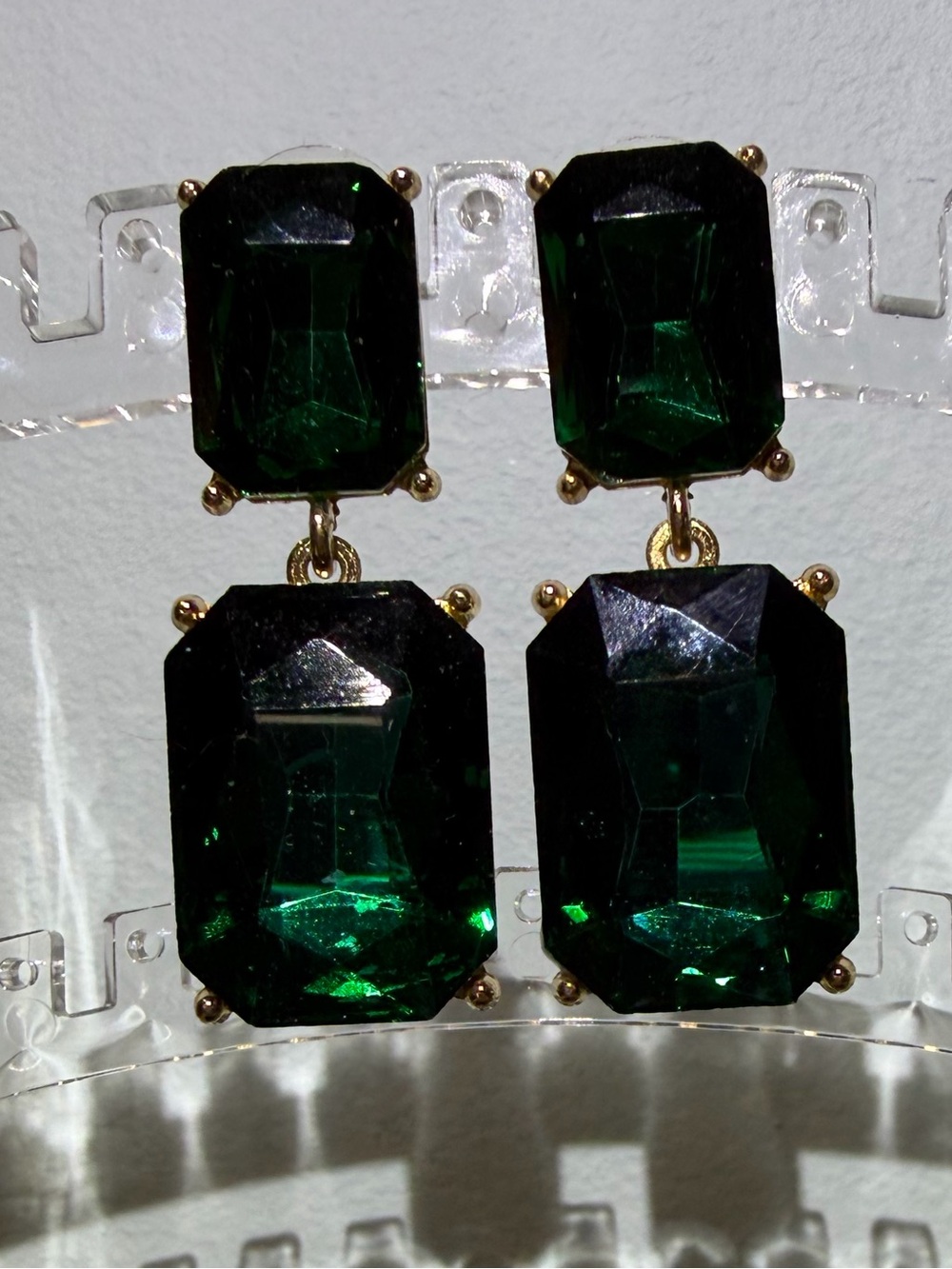 NWOT Dramatic Emerald Green Faceted Drop Pierced Earrings in Gold Setting